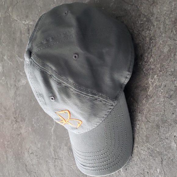 Under Armour Fishing Hat - Picture 2 of 5